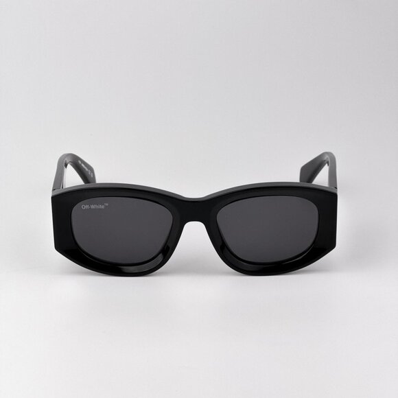 Off-White JOAN Sunglasses – Black Cat Eye Frame | Model OERI041 1007 - Picture 3 of 11